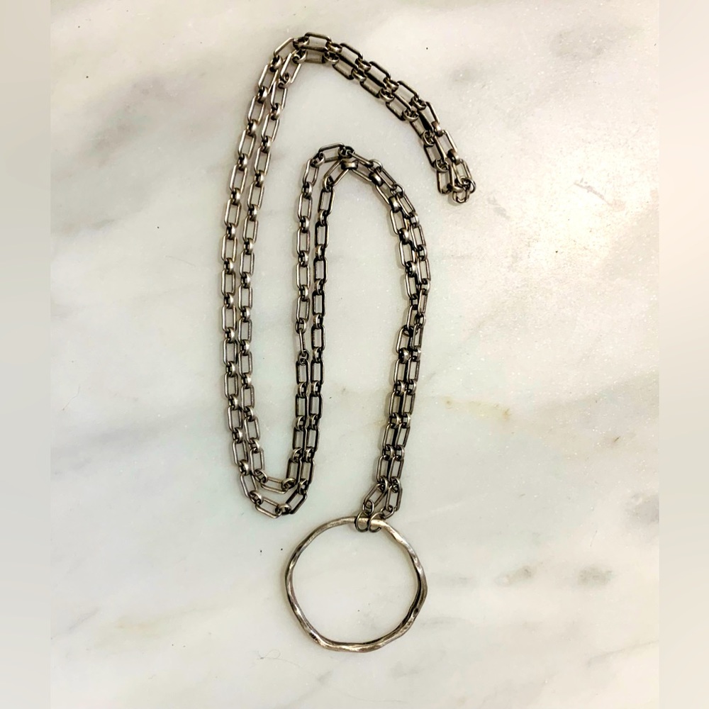 Saundra Messenger Seterling Silver Circle Necklace
